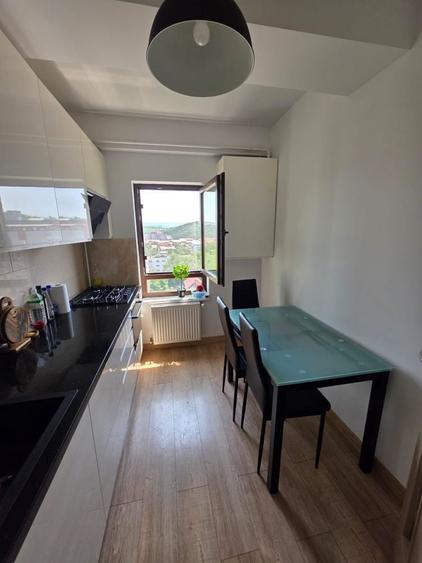 Apartament cu 3 camere decomandat în Nicolina