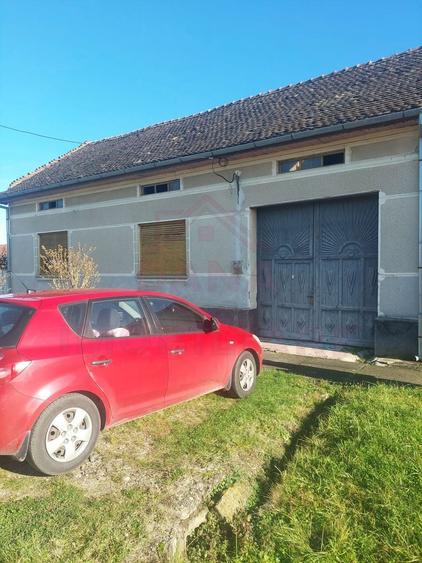 Casă individuală cu 4 camere cu Canalizare în Păltiniș