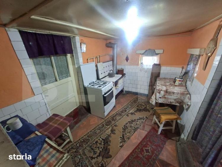 Casă cu 2 camere cu Teren 885 Mp în Acățari