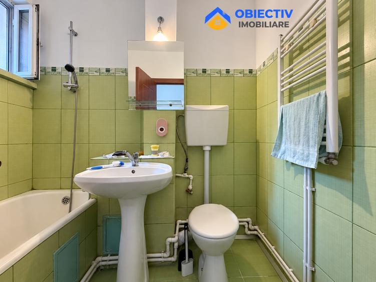 Apartament cu 3 camere semidecomandat în Mărăței