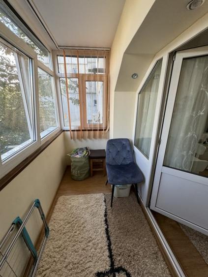 Apartament cu 4 camere decomandat, mobilat în 9 Mai