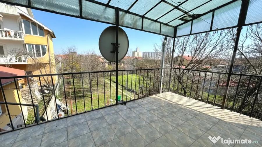 Casă cu 7 camere cu Teren 500 Mp în Iosia
