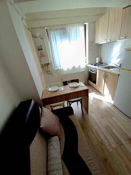 Apartament cu 2 camere semidecomandat în Ultracentral