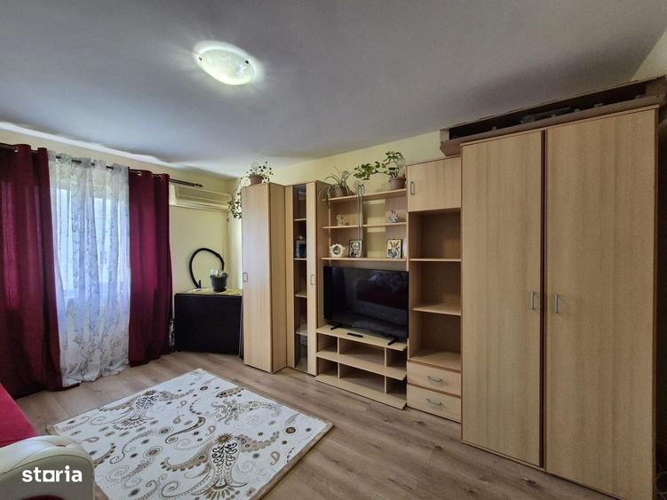 Garsonieră în Est