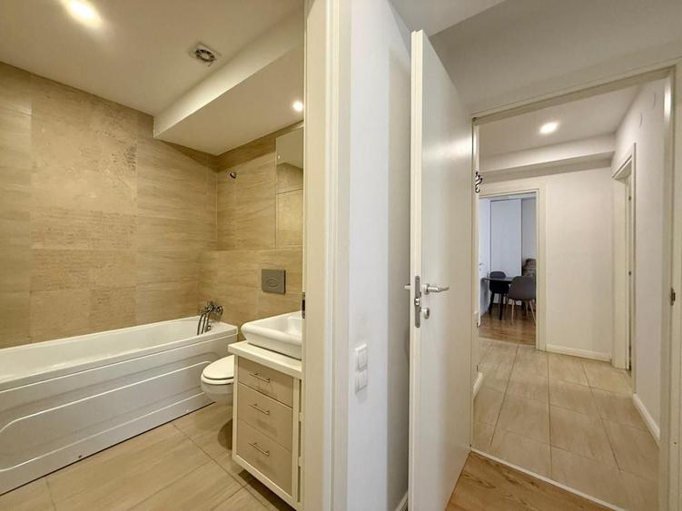 Apartament cu 3 camere decomandat în Ștefăneștii de Jos