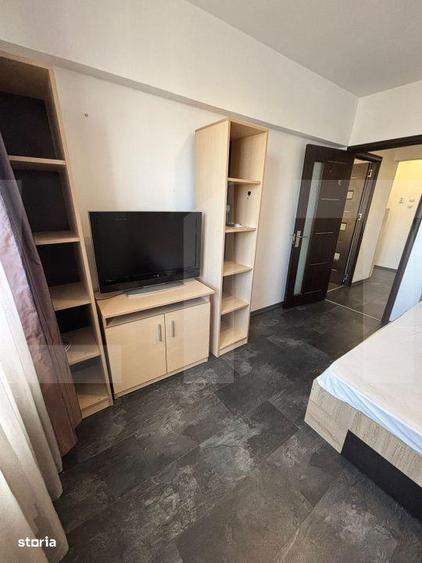 Apartament cu 3 camere în Tineretului