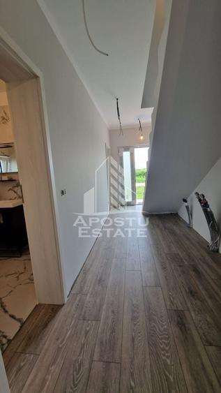 Duplex cu 4 camere cu Canalizare în Remetea Mare