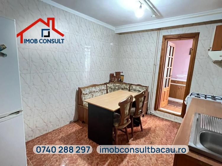 Apartament cu 3 camere decomandat în Republicii