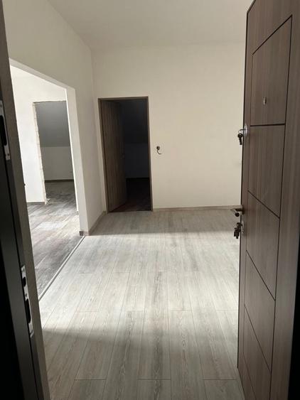 Apartament cu 4 camere decomandat în Decebal