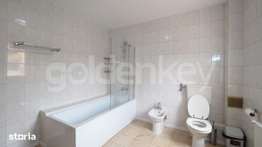 Casă cu 5 camere cu Teren 180 Mp în Băneasa