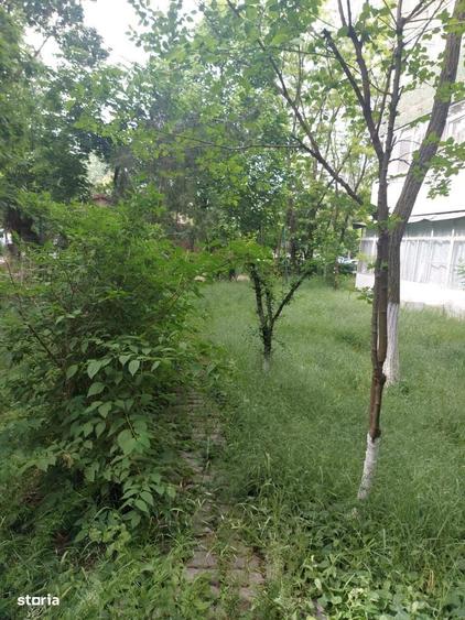 Apartament cu 4 camere semidecomandat în Micro 16
