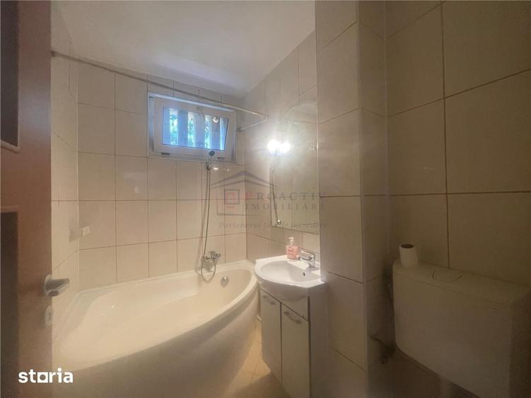 Apartament cu 3 camere semidecomandat în Ultracentral