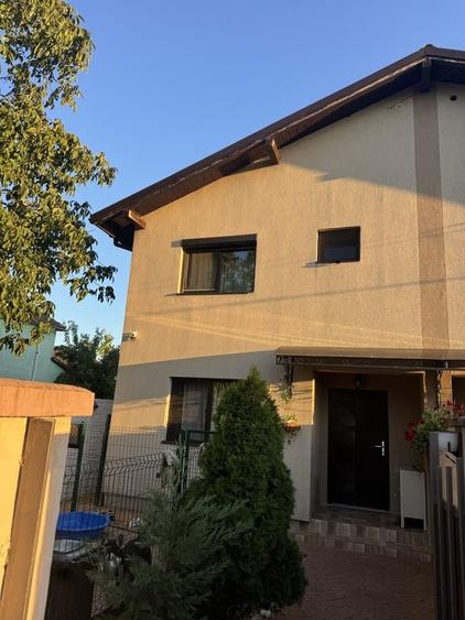 Casă cu 4 camere în Utvin