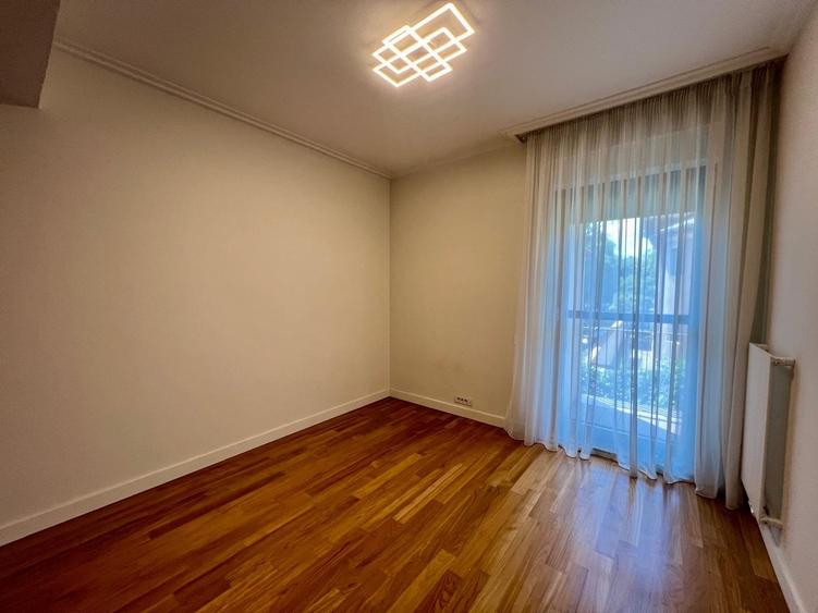 Apartament cu 4 camere decomandat, mobilat în P-ța Dorobanți