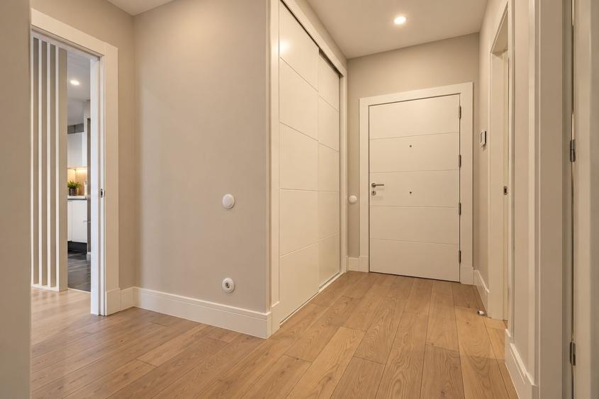 Apartament cu 3 camere decomandat, mobilat în Iancu Nicolae