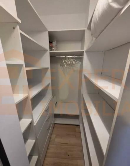 Apartament cu 4 camere decomandat, mobilat în Boema