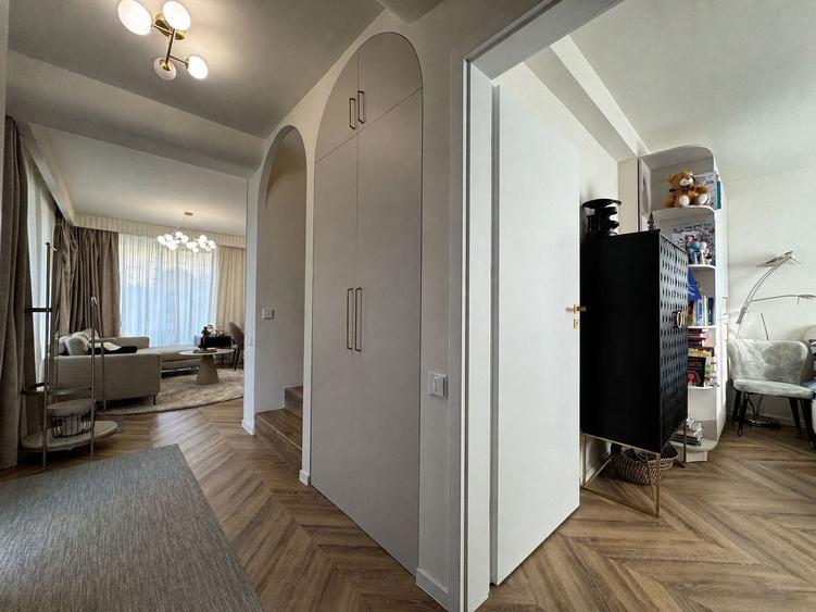 Duplex cu 5 camere cu Canalizare în Florești