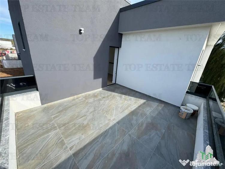Casă cu 4 camere cu Canalizare în Malu Mare