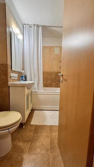 Apartament cu 3 camere decomandat în Bucovina