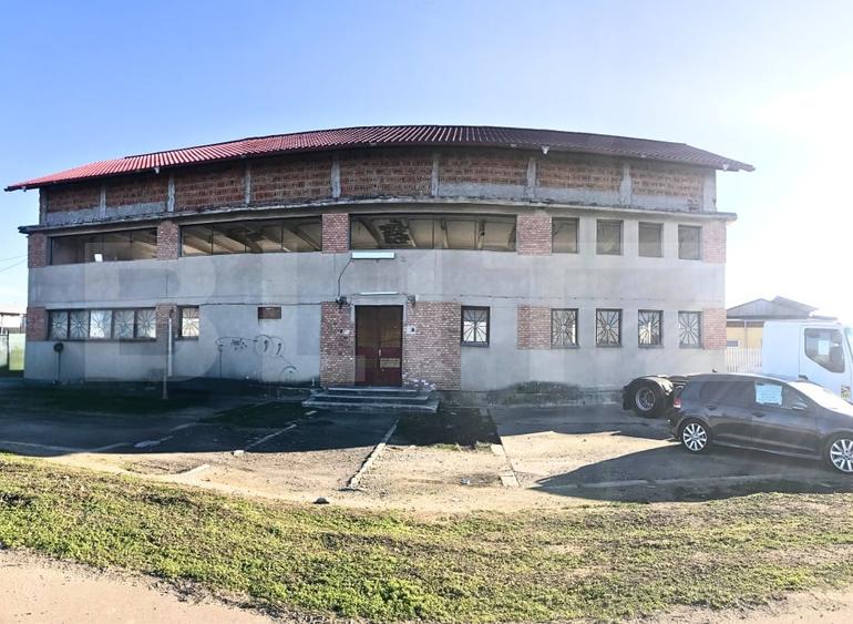 Spațiu comercial, de 780 mp, în Vest