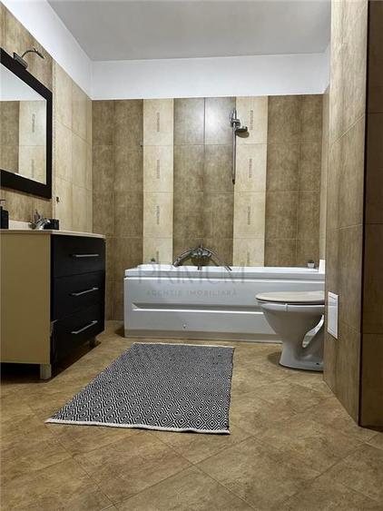 Apartament cu 3 camere semidecomandat, mobilat în Lipovei
