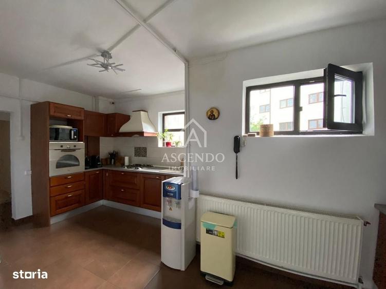 Apartament cu 4 camere decomandat în Kiseleff