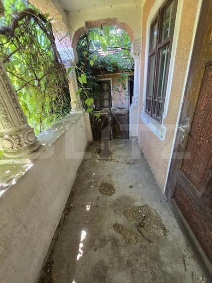 Casă cu 3 camere cu Teren 1954 Mp în Tomșani