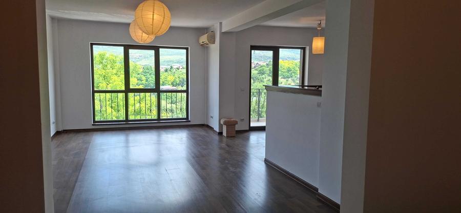 Apartament cu 2 camere decomandat în Bucium