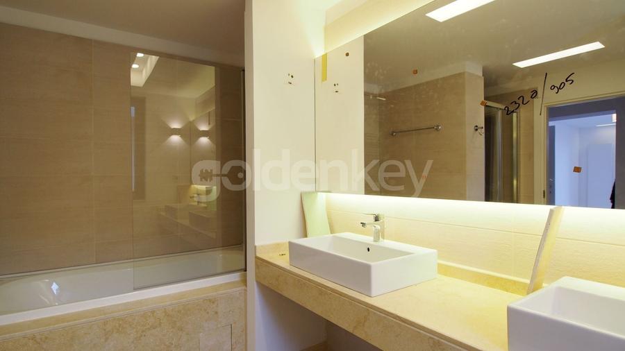Duplex cu 10 camere cu Canalizare în Pipera
