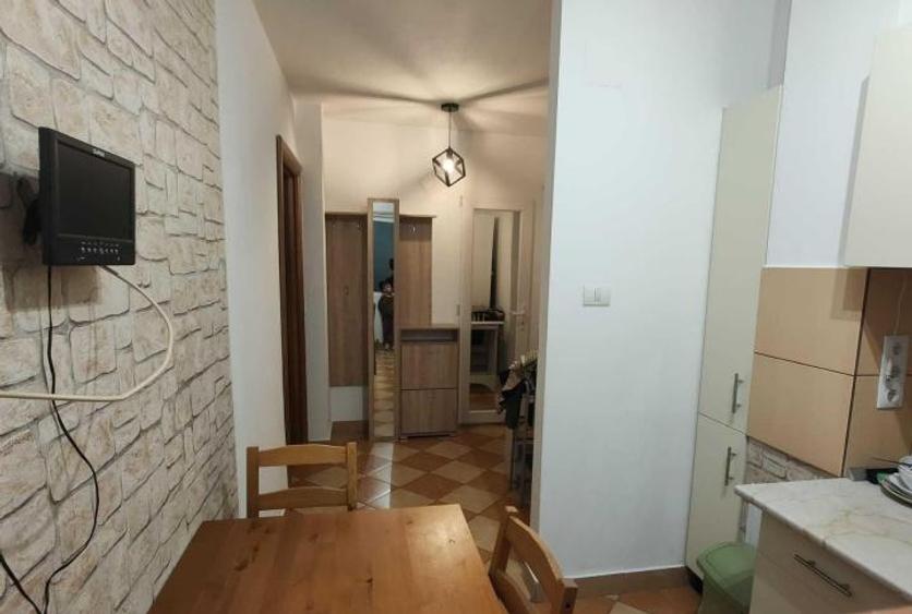 Apartament cu 2 camere semidecomandat, mobilat în Unirii