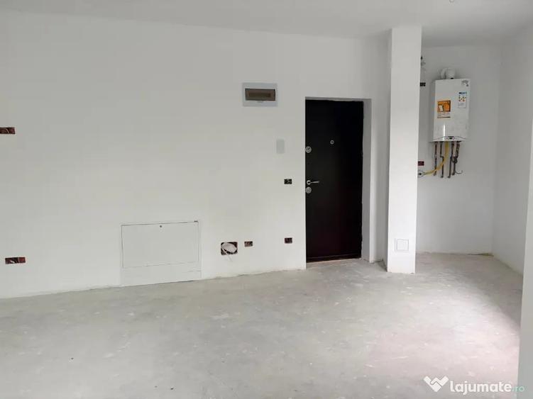 Apartament cu 2 camere semidecomandat în Griviței