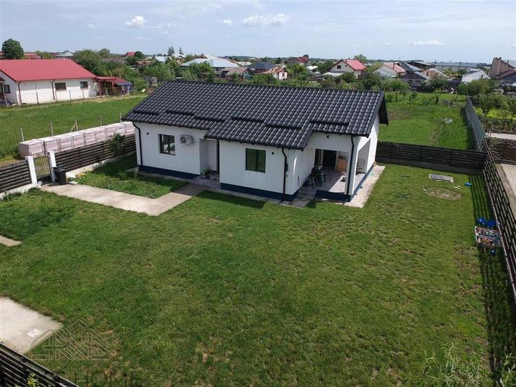 Casă individuală cu 3 camere cu Teren 616 Mp în Exterior Est