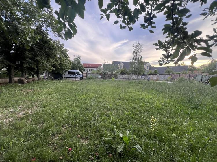 Teren Construcții intravilan de 749.90002441406 mp, în Nord-Est
