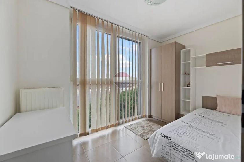 Apartament cu 3 camere semidecomandat în Central