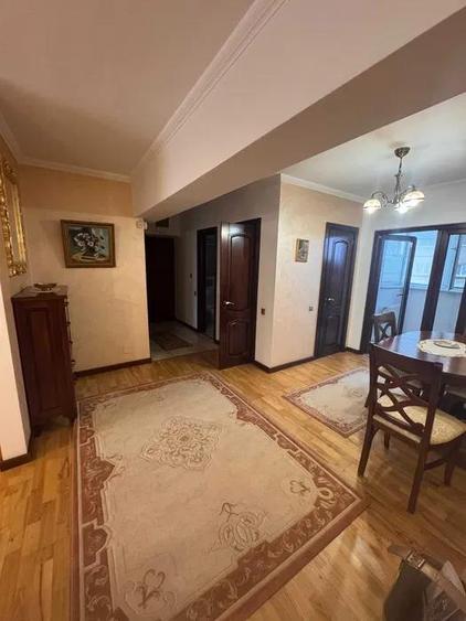 Apartament cu 4 camere decomandat, mobilat în Centru Civic