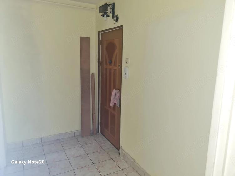Apartament cu 2 camere semidecomandat în Cornișa