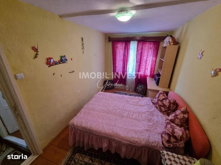 Apartament cu 3 camere în Gojeiești