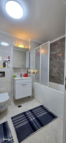 Apartament cu 2 camere decomandat în Energia