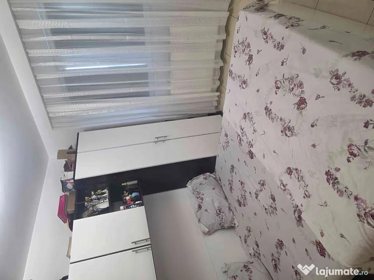 Apartament cu 3 camere decomandat în Titulescu