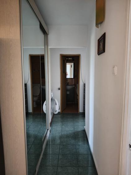 Apartament cu 4 camere decomandat, mobilat în Politehnica