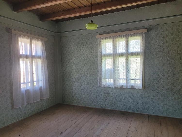 Casă cu 3 camere cu Teren 1497 Mp în Iara