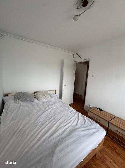Apartament cu 2 camere semidecomandat în Baziaș