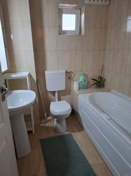 Apartament cu 2 camere decomandat, mobilat în Central