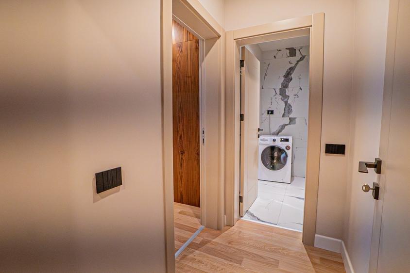 Apartament cu 4 camere în Universitate