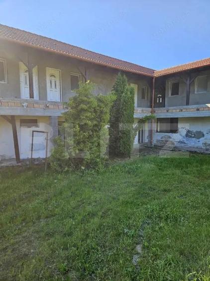 Casă cu Teren 2828 Mp în Central