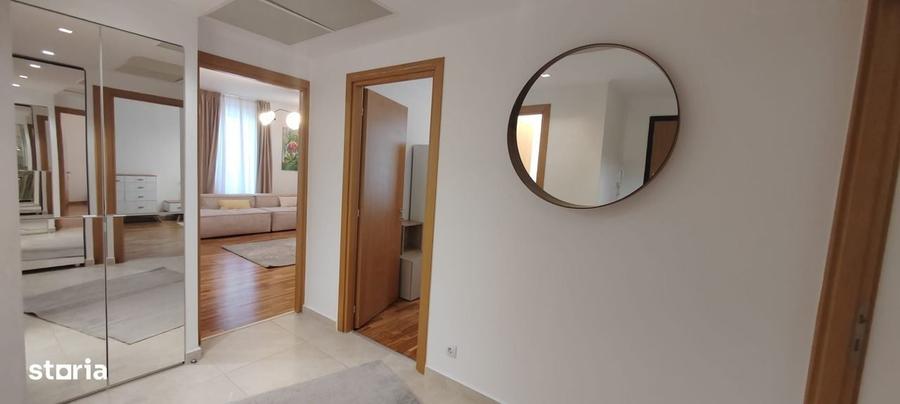 Apartament cu 3 camere în Mihai Bravu