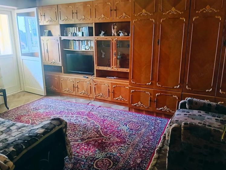 Apartament cu 2 camere decomandat, mobilat în Faleza Nord