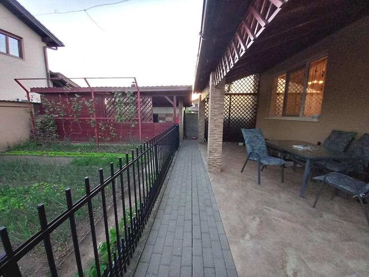 Casă individuală cu 5 camere cu Canalizare în Cetate