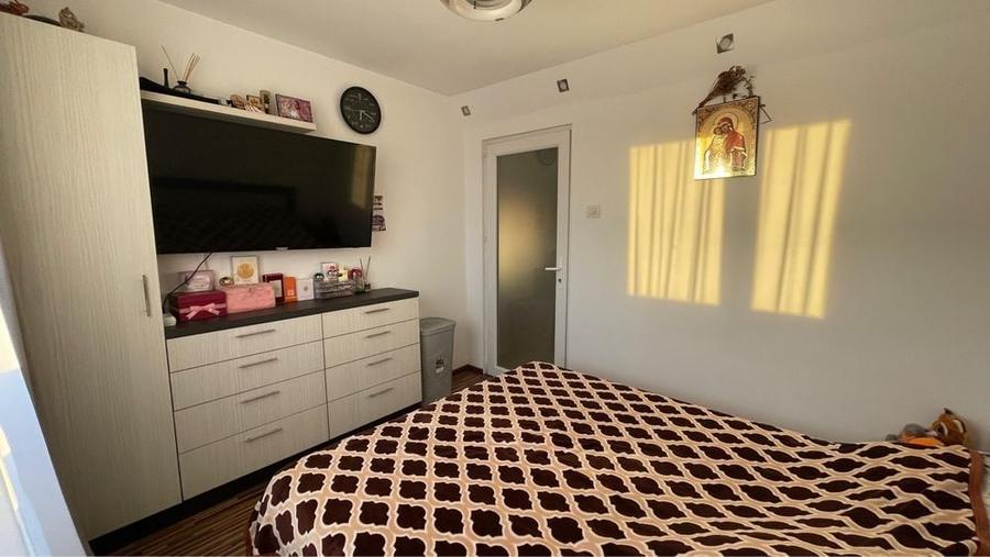 Apartament cu 2 camere decomandat în Drumul Taberei