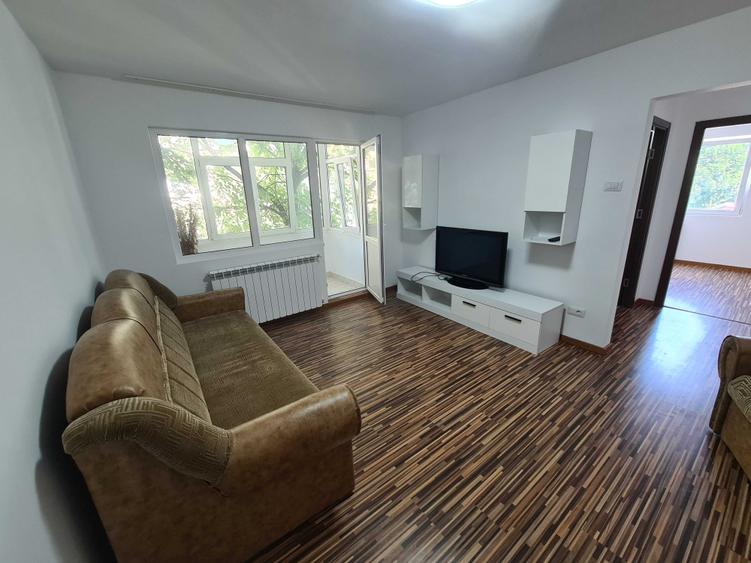 Inchiriez apartament 2 camere - Municipiul Roman, Zona Anton Pann - 1